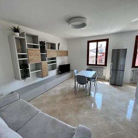 شقة ديسينسانو ديل غاردا  في Beija Flor-Trilocale Piazza Garibaldi N18 المظهر الخارجي الصورة