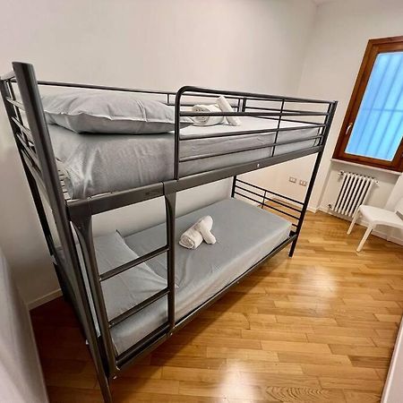 شقة ديسينسانو ديل غاردا  في Beija Flor-Trilocale Piazza Garibaldi N18 المظهر الخارجي الصورة