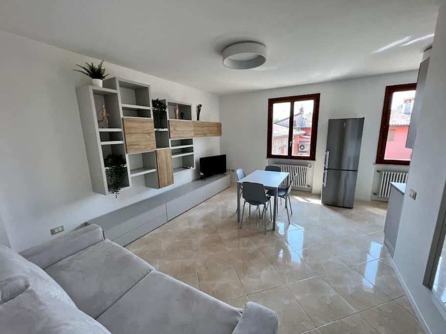 شقة ديسينسانو ديل غاردا  في Beija Flor-Trilocale Piazza Garibaldi N18 المظهر الخارجي الصورة