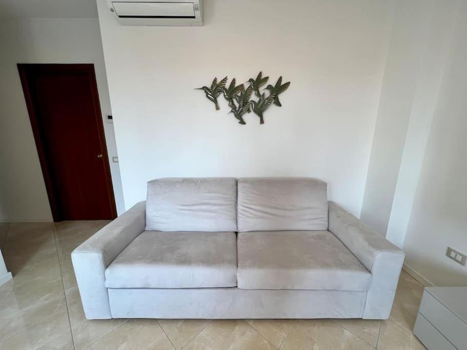 شقة ديسينسانو ديل غاردا  في Beija Flor-Trilocale Piazza Garibaldi N18 المظهر الخارجي الصورة