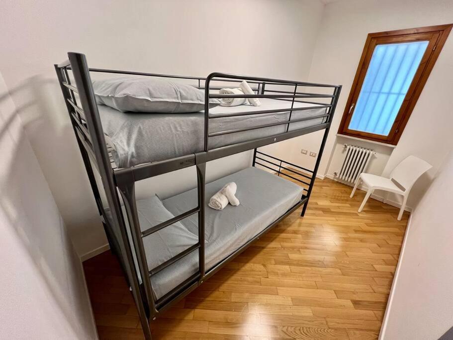شقة ديسينسانو ديل غاردا  في Beija Flor-Trilocale Piazza Garibaldi N18 المظهر الخارجي الصورة